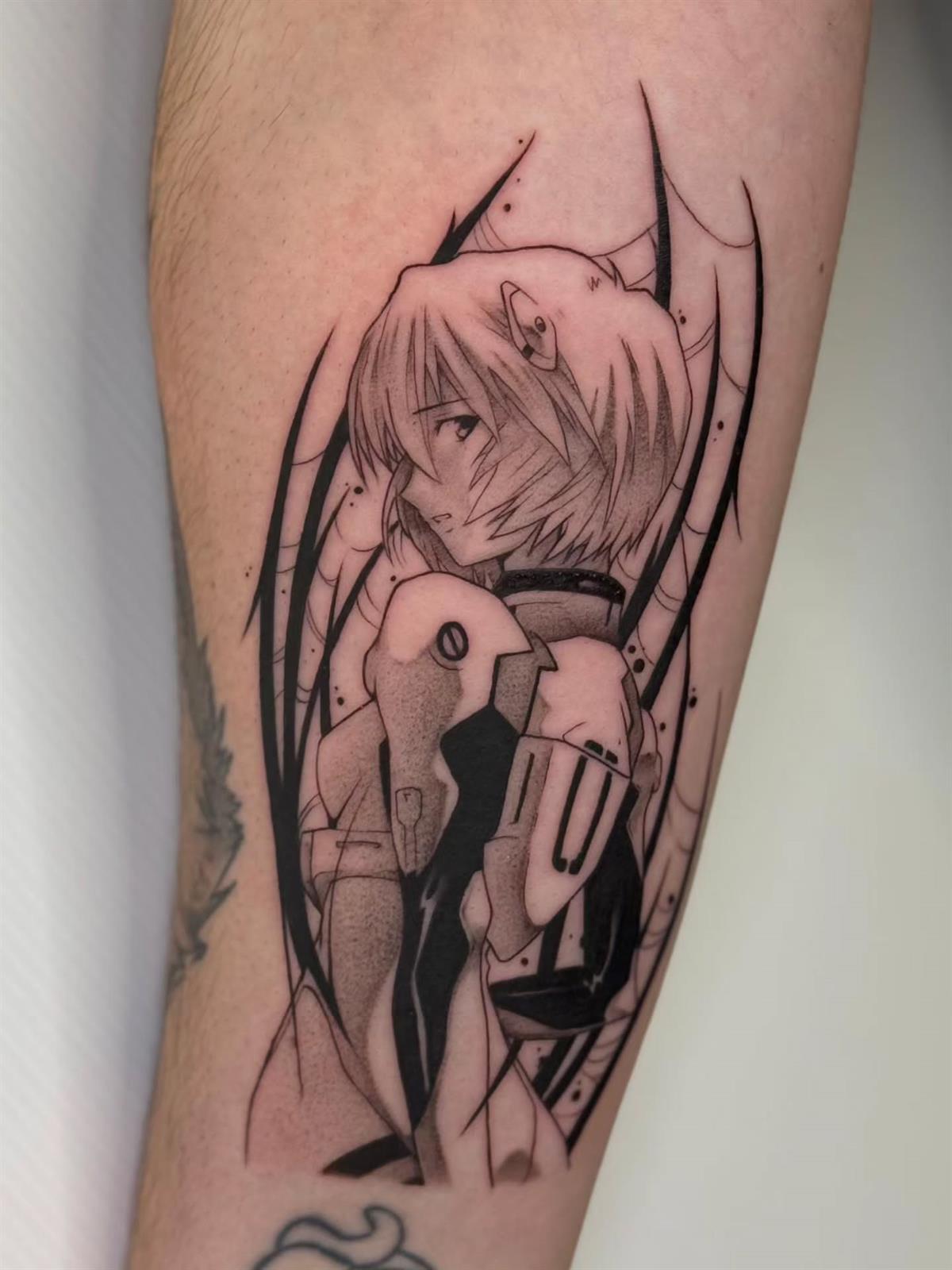 Tatuaje personalizado blackwork realizado en Mamba Tattoo Estudio